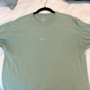Nike Sportswear Center Logo Tee